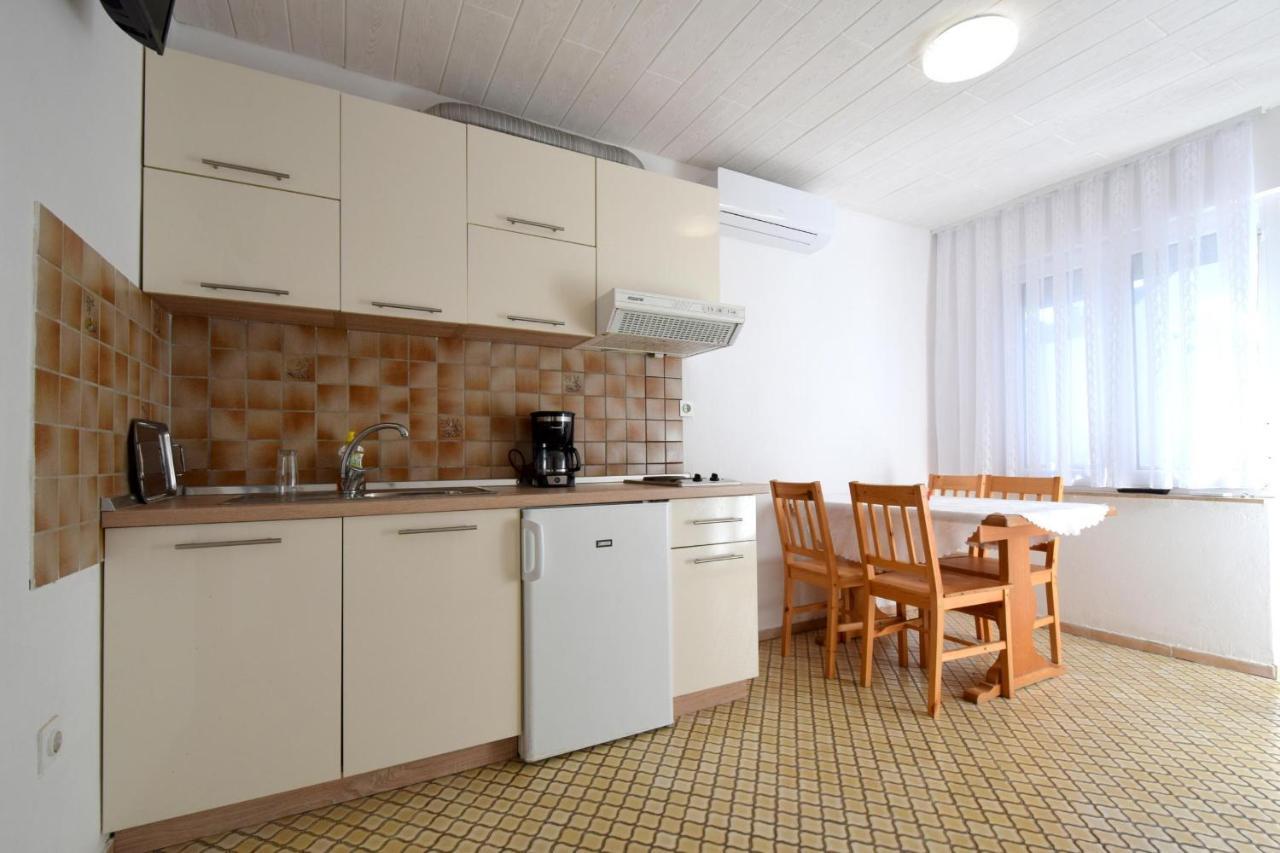 Apartments Buturajac Krk Town Eksteriør billede